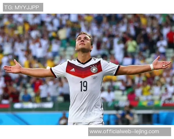 高清足球明星球衣壁纸精选让你随时感受足球激情与魅力