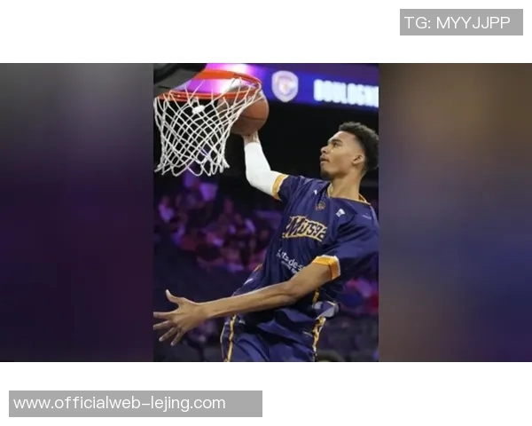 文班亚马新秀赛季表现抢眼场均数据超越同届球员引发热议